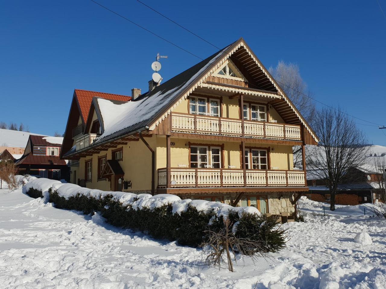 Penzion Enrico Ždiar Buitenkant foto